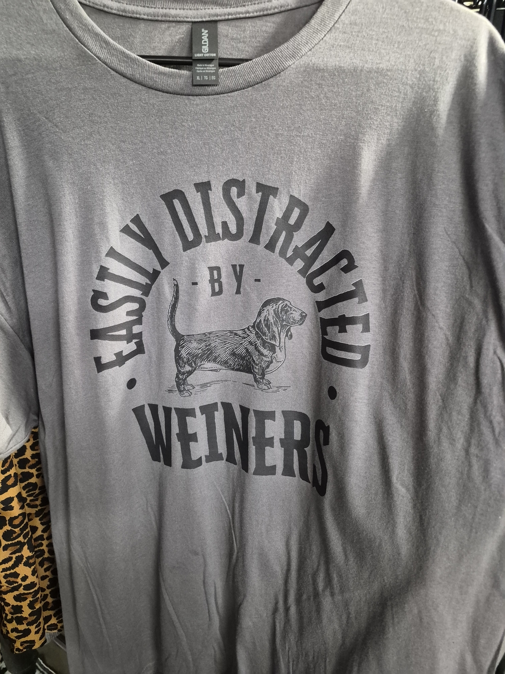 Gildan Gray Dachshund 'Easily Distracted by Weiners' Tee